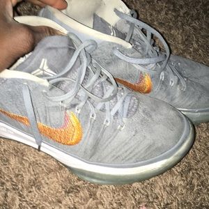kobe ad grey snakeskin